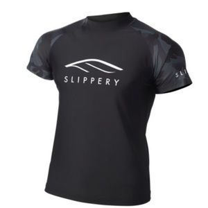 Slippery Short Sleeve Rashguard Black Camo